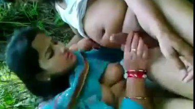 Desi outdoor sex clip of sexy young muslim bhabhi fucked by neighbor