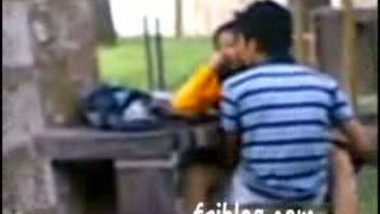 380px x 214px - Outdoor Sex 8211; Indian College Couple Caught In Park wild indian tube