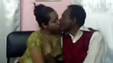 380px x 214px - Bangladeshi Sadia And Her Older Lover Fucking wild indian tube