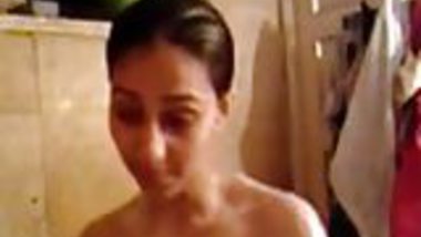 Desi Muslim Beauty Shamina Bathing Secret Cam