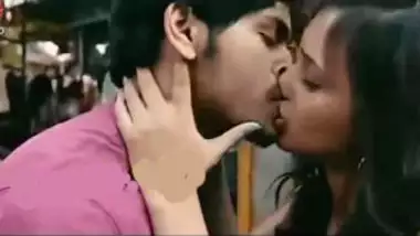 380px x 214px - Bengali Actress Mimi Chakraborty Lip Lock Kiss Scene wild indian tube