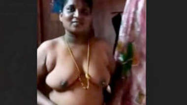 Tamil Wife Showing Nude Body