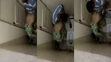 Sxxxci Video Gati - Desi Lovers Standing Sex In Toilet Caught On Cam wild indian tube