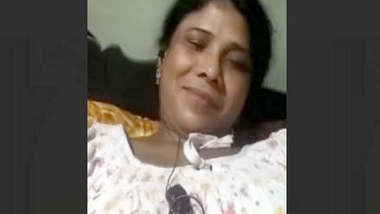 Bhabi Showing Pussy On VideoCall