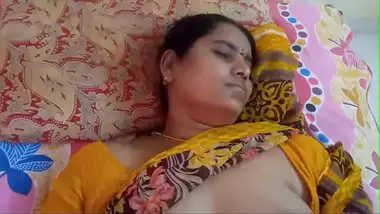 Sexy Telegu Sex Video Of A Mature Aunty From Hyderabad wild indian tube
