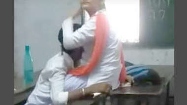 380px x 214px - Desi Collage Lover Kissing In Class Room wild indian tube