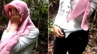 Hijabi Gf Booby young with Bf in forest