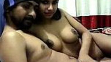 Virgin lovers of Delhi fuck wild in a hotel room