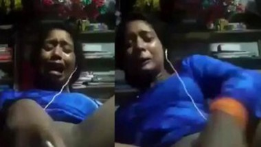 Horny Desi Girl Masturbating With Perfume Bottle Crying With LoudmoaningAnd Pain (BanglaTalk)