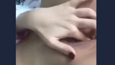 Desi cute girl fingering