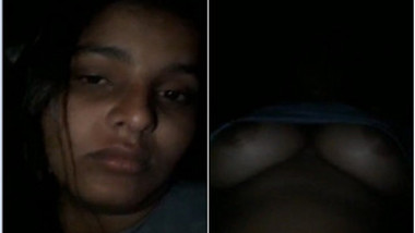 Beautiful Desi gal instead of sleeping sends BF provocative XXX video