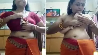 380px x 214px - Tamil Iyer Maami Showing Milky Boobs Viral Clip wild indian tube