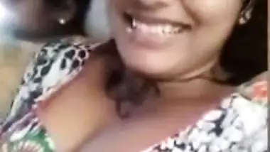 I Raj Wep Com Indian Aunty Porn Vidieo - Desi Girl Cleavage Show While Chatting wild indian tube