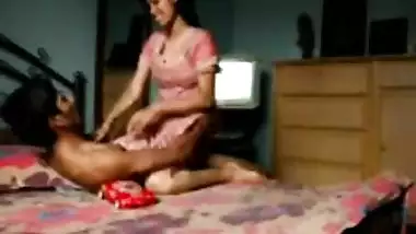 380px x 214px - Young Indian Girl's Hot Mms With Servant Leaked wild indian tube