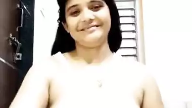 Chailt Porn Video - Sexy Desi Girl Showing Her Big Boobs wild indian tube